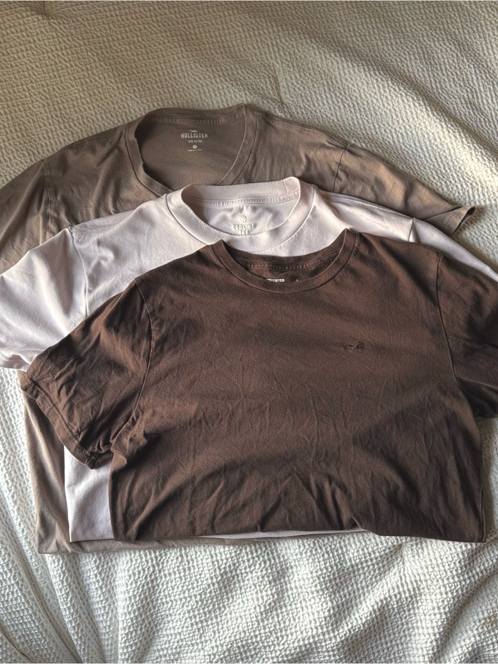 Hollister Co. cooling tee bundle in brown, light pink/lavender, & tan